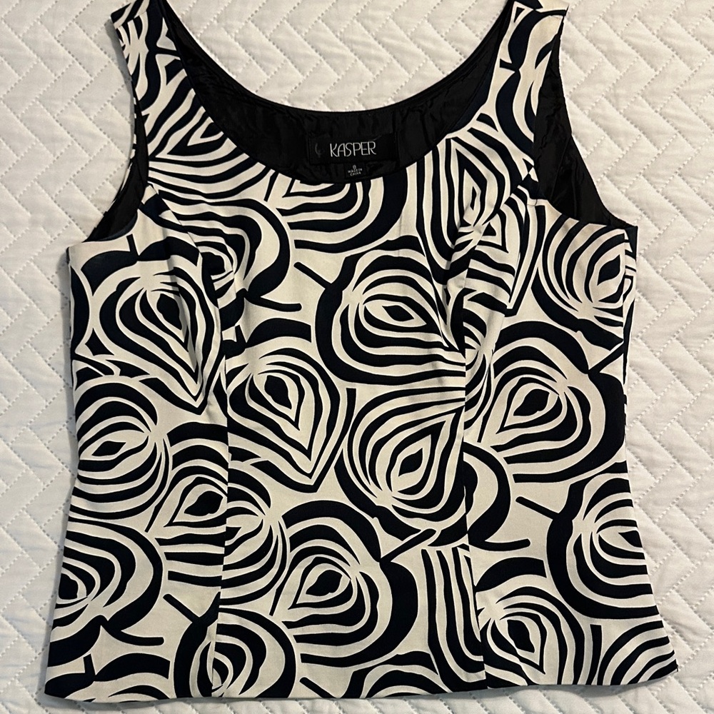 Kasper Black and White Abstract Top